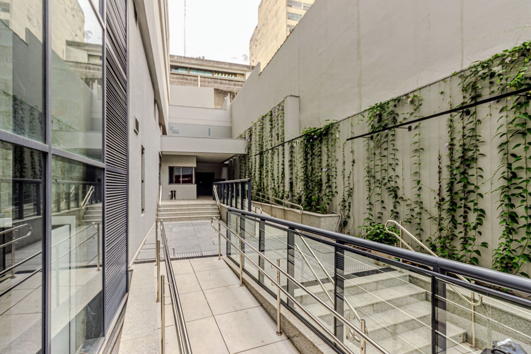 Charlie Nik Paulista