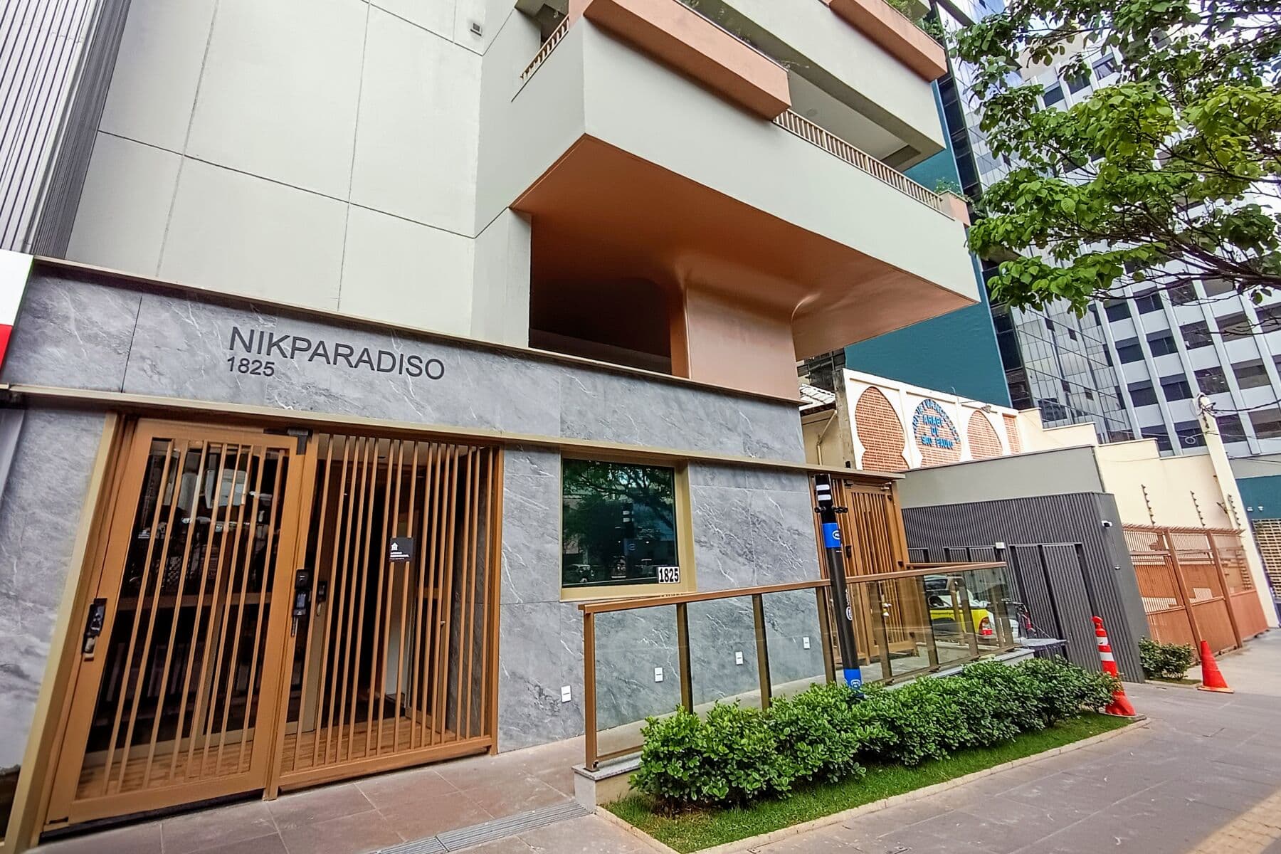 Charlie Nik Paradiso