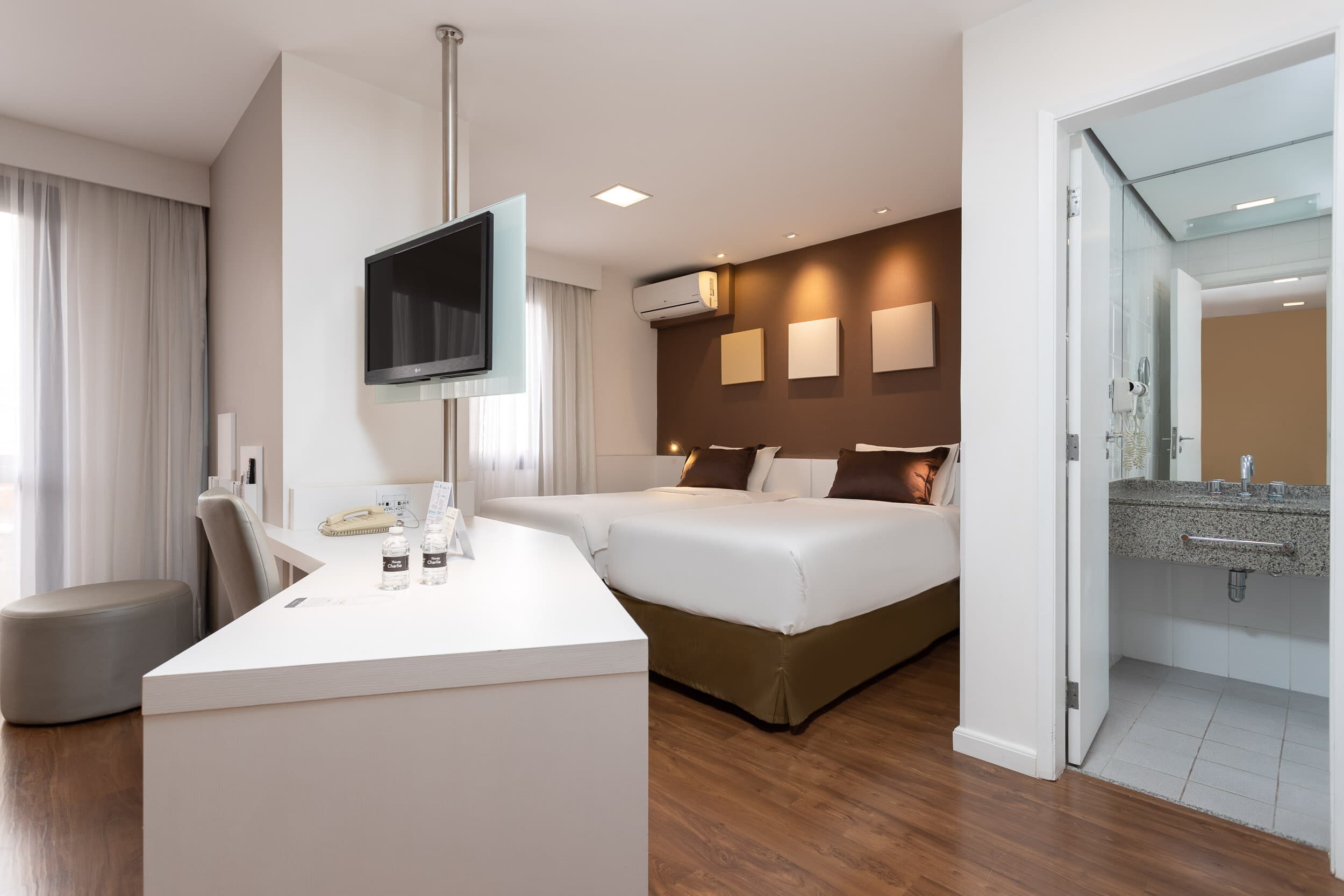 Paulista Suítes by Charlie