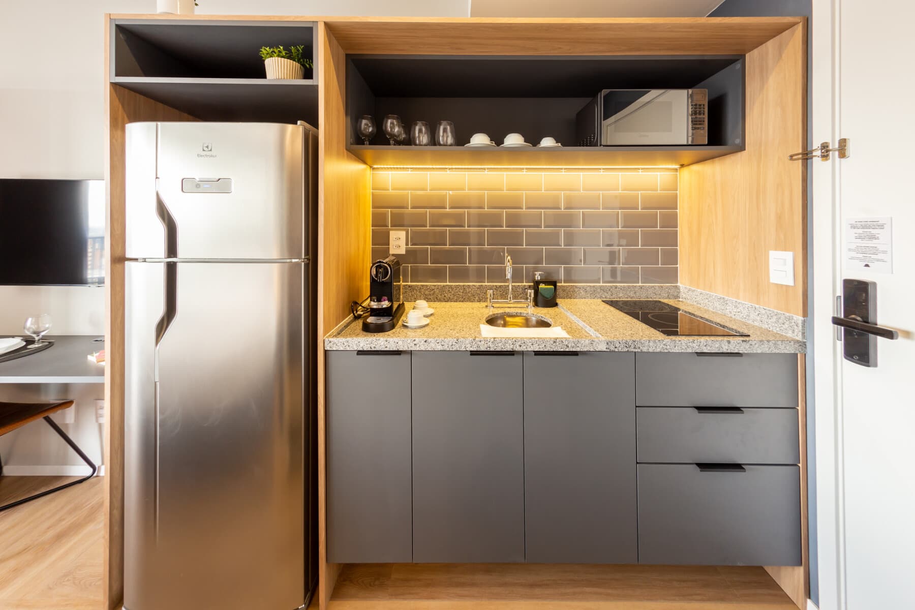 Charlie Nik Vila Mariana