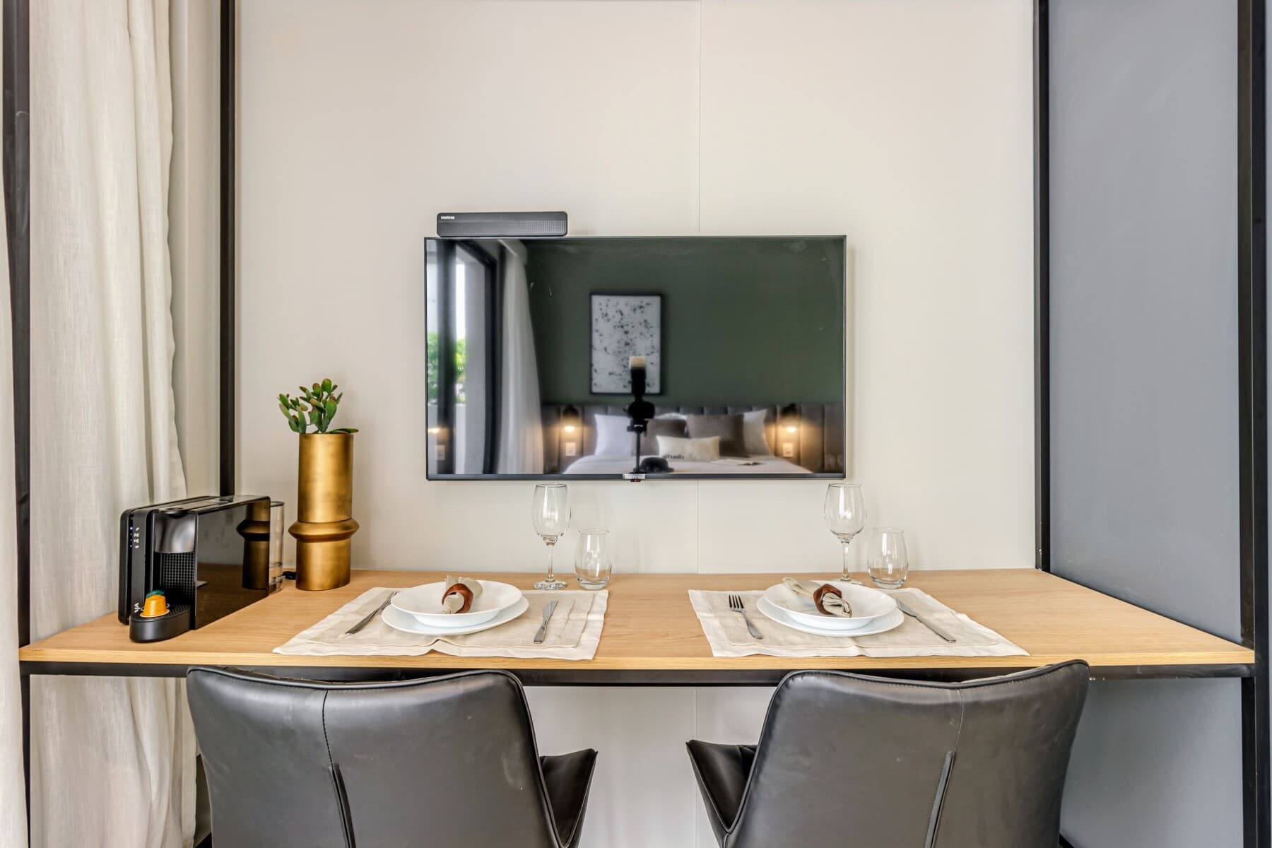 Studio Standard Casal com Varanda NR - Charlie Nik Paulista