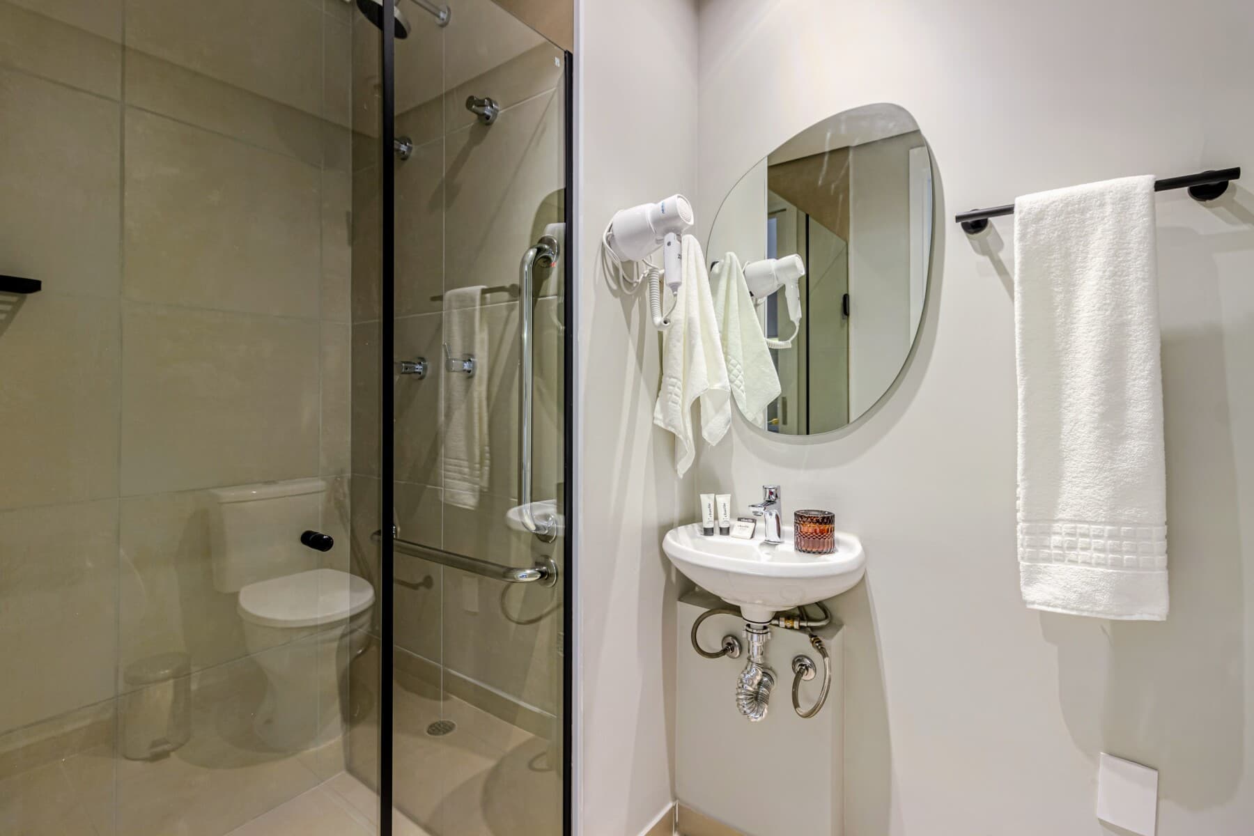 Studio Standard Casal com Varanda NR - Charlie Nik Paulista