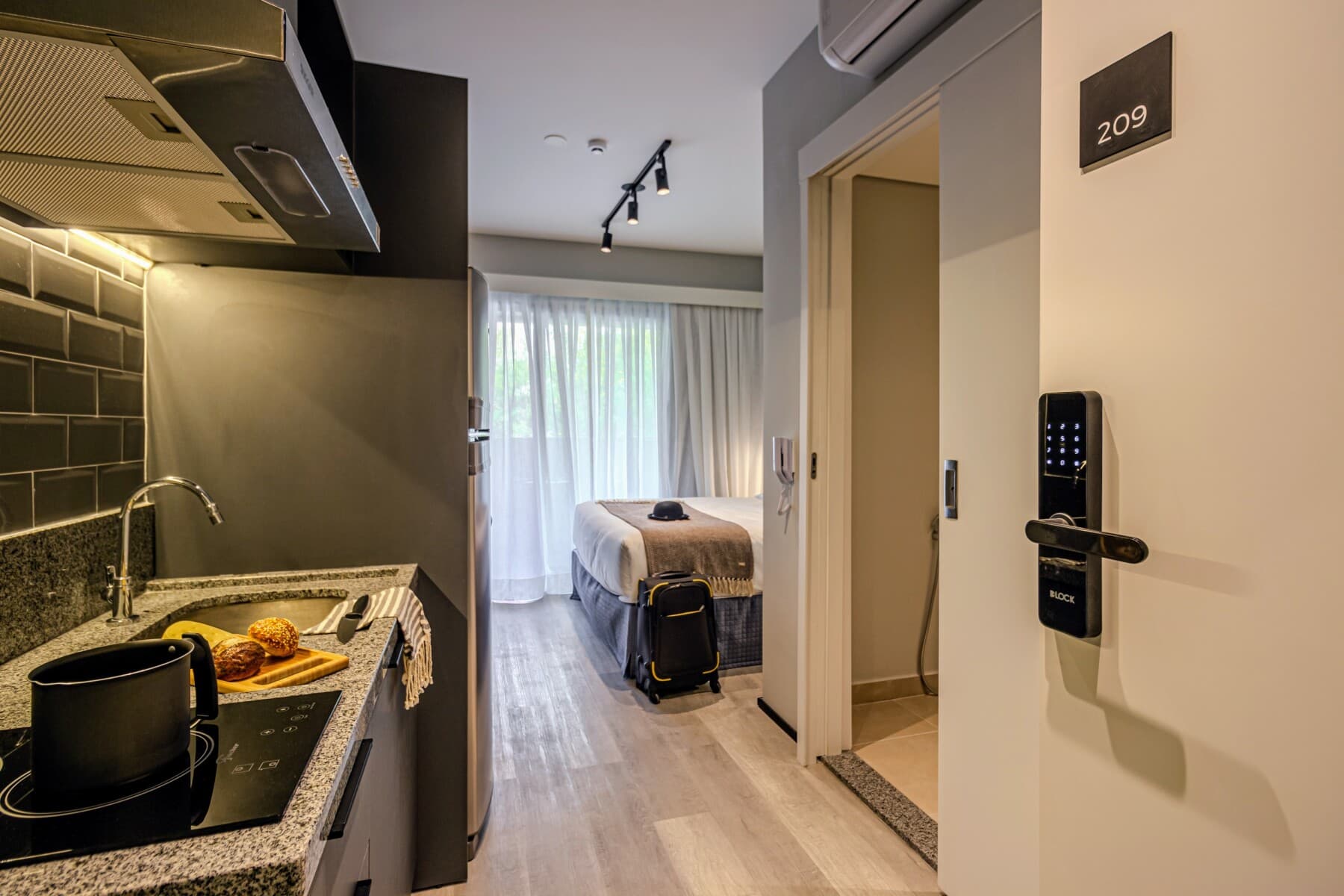 Charlie Nik Paulista