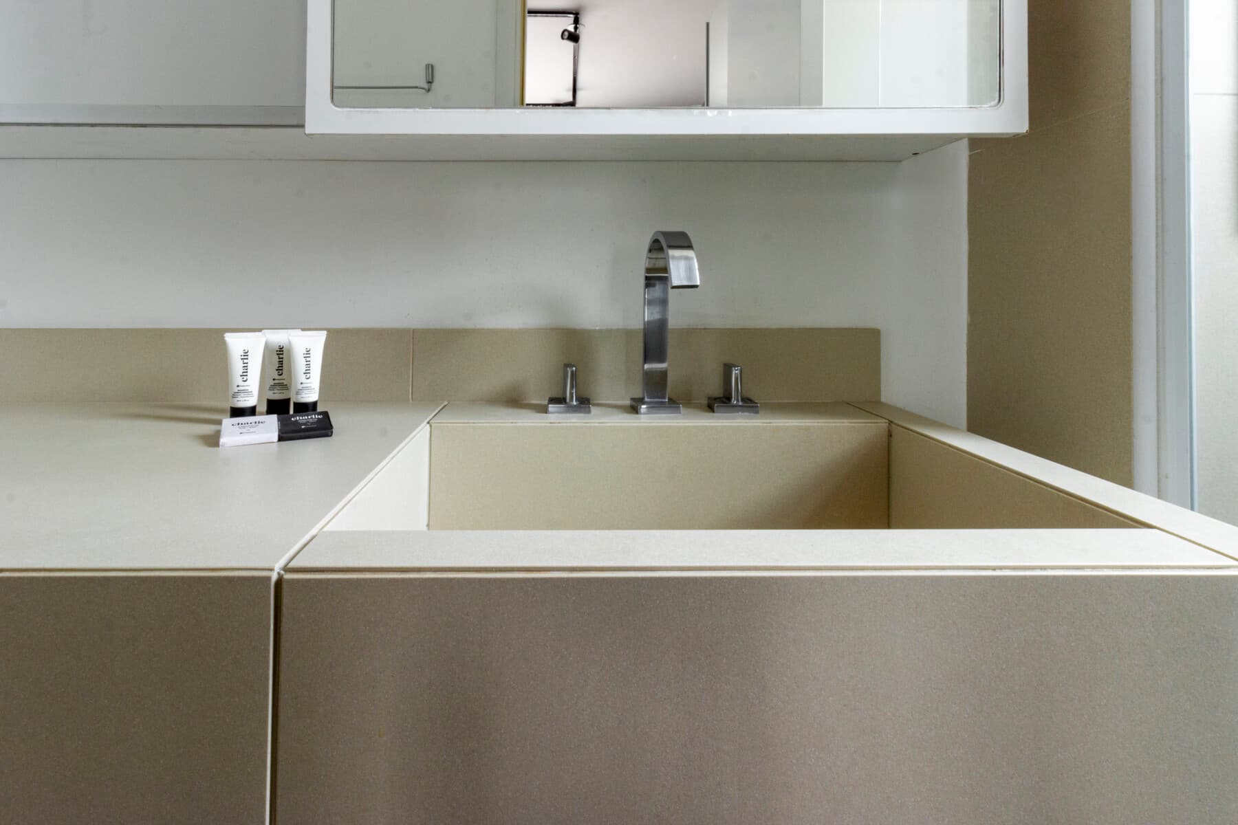 Studio Solteiro com Varanda - Charlie Upper Itaim