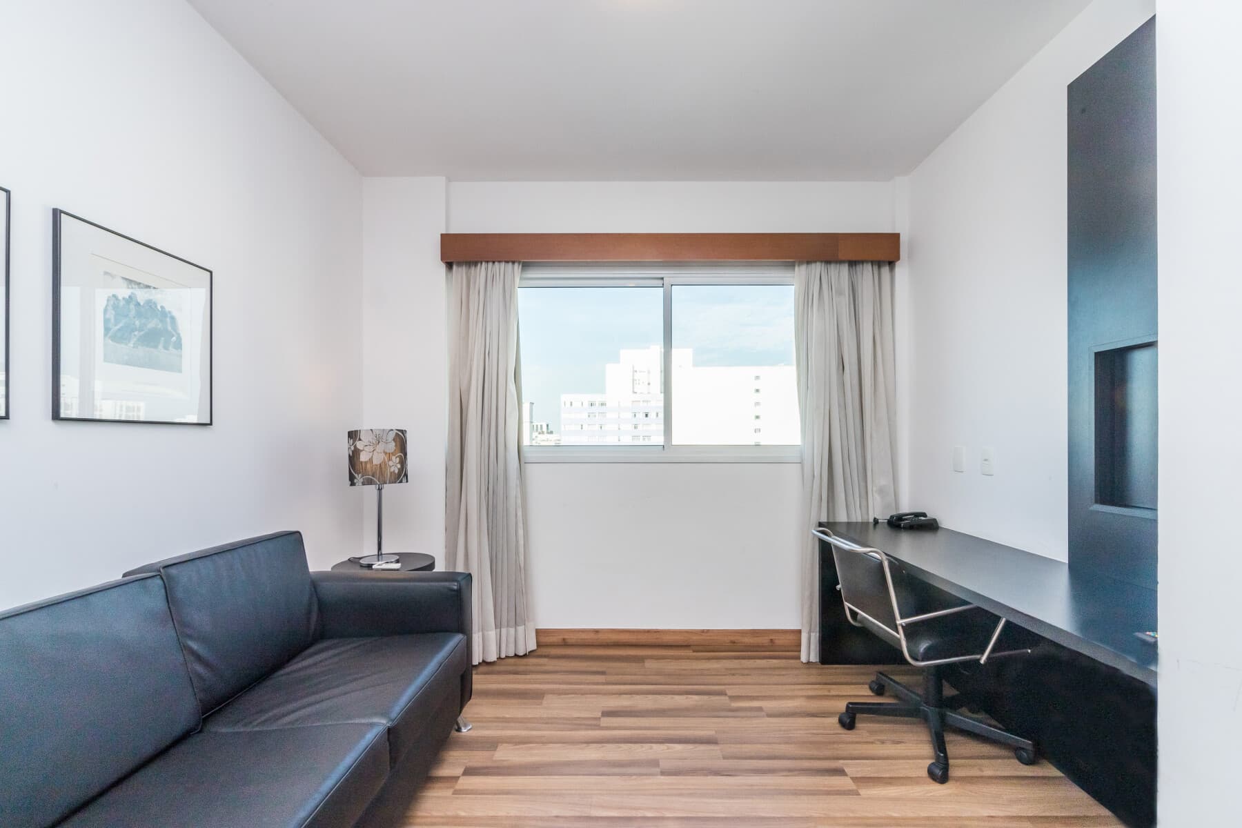 Paraíso Suítes by Charlie