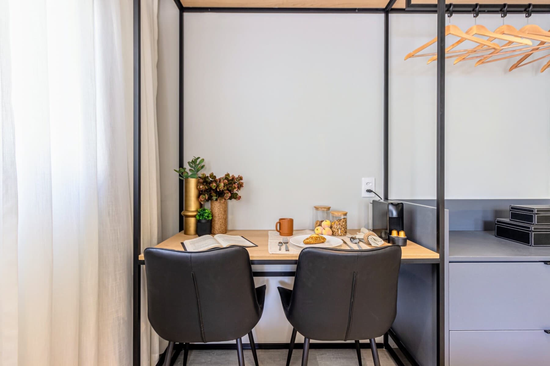 Studio Standard Casal com Varanda R - Charlie Nik Paulista