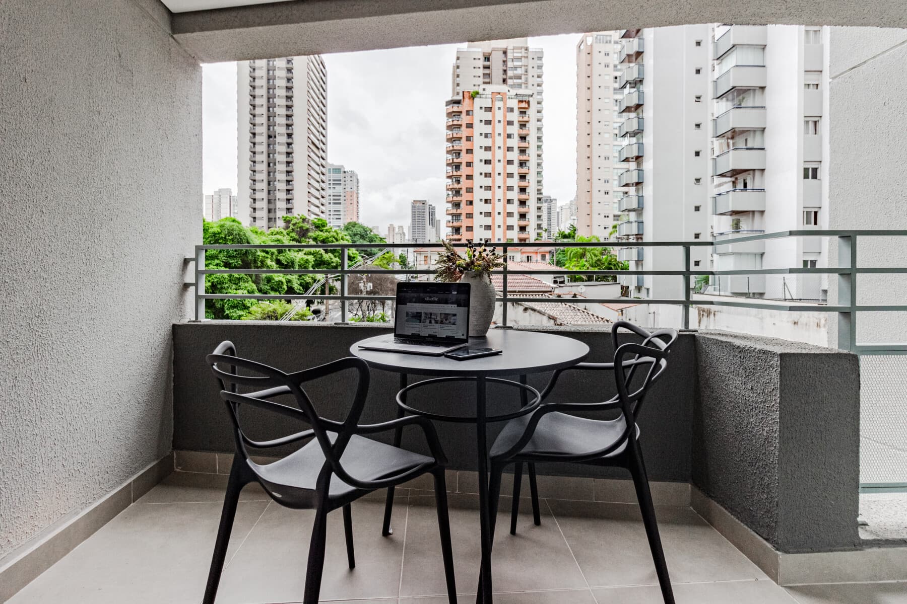 Studio Casal com Varanda - Charlie Mode Perdizes Essential