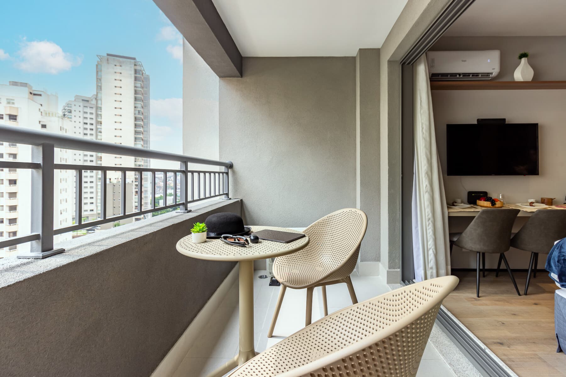 Studio Casal com Varanda 25m NR - Charlie Lumiere Klabin