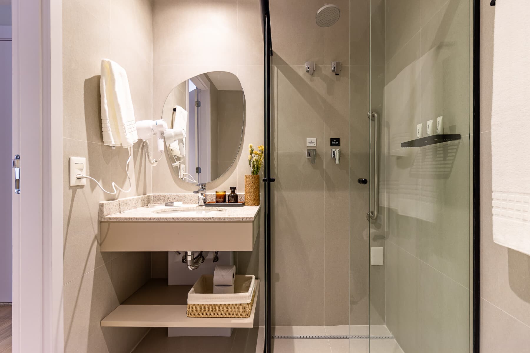 Studio Casal com Varanda 25m NR - Charlie Lumiere Klabin
