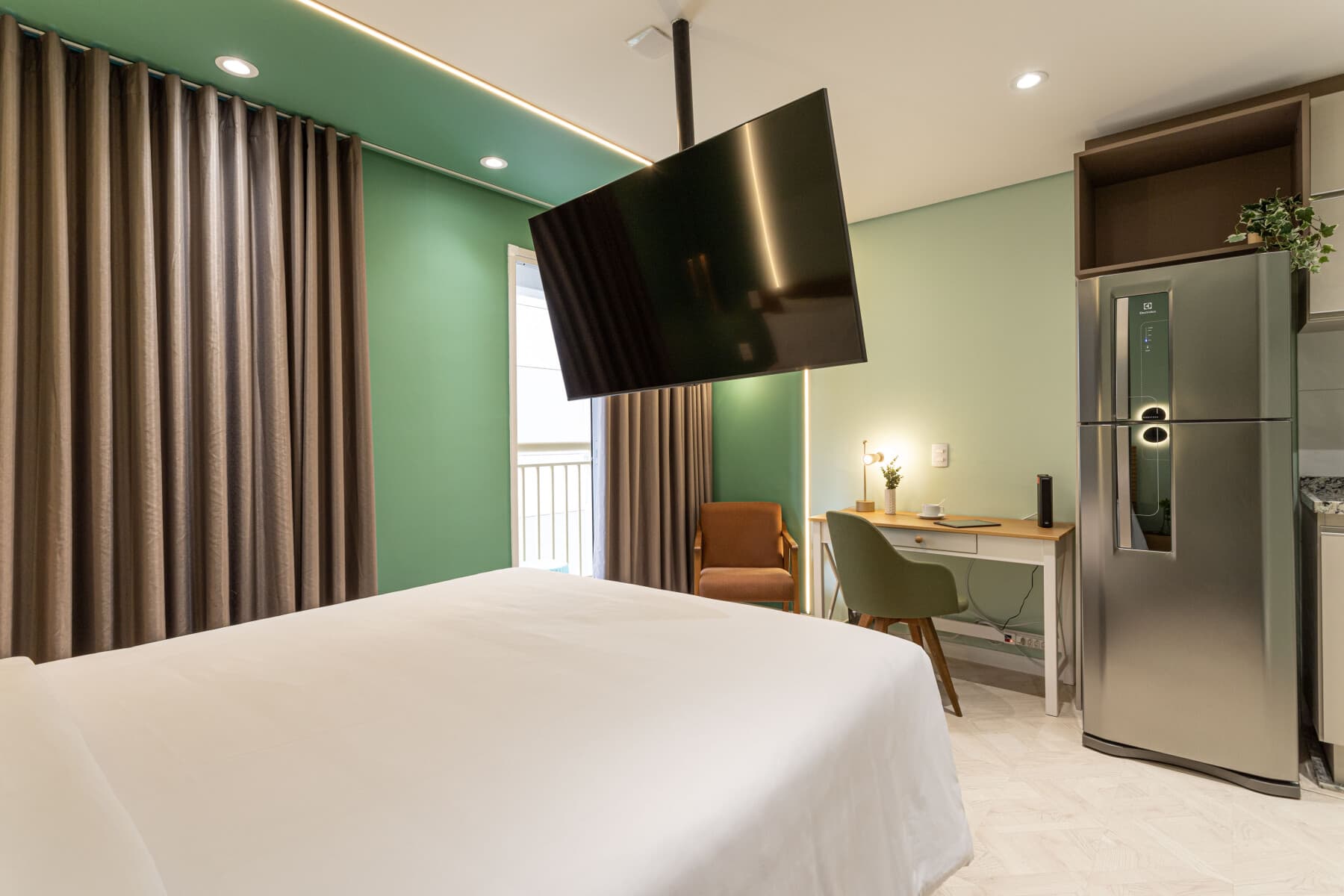Studio Casal - Smart Charlie Mobi Pinheiros