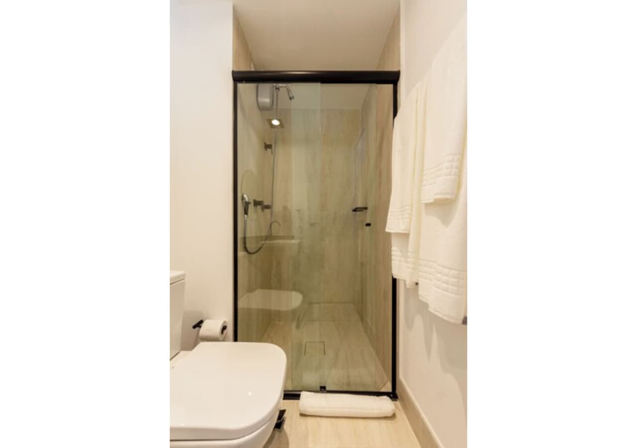 Studio Casal de 32m² com Varanda - House of Charlie Paraíso