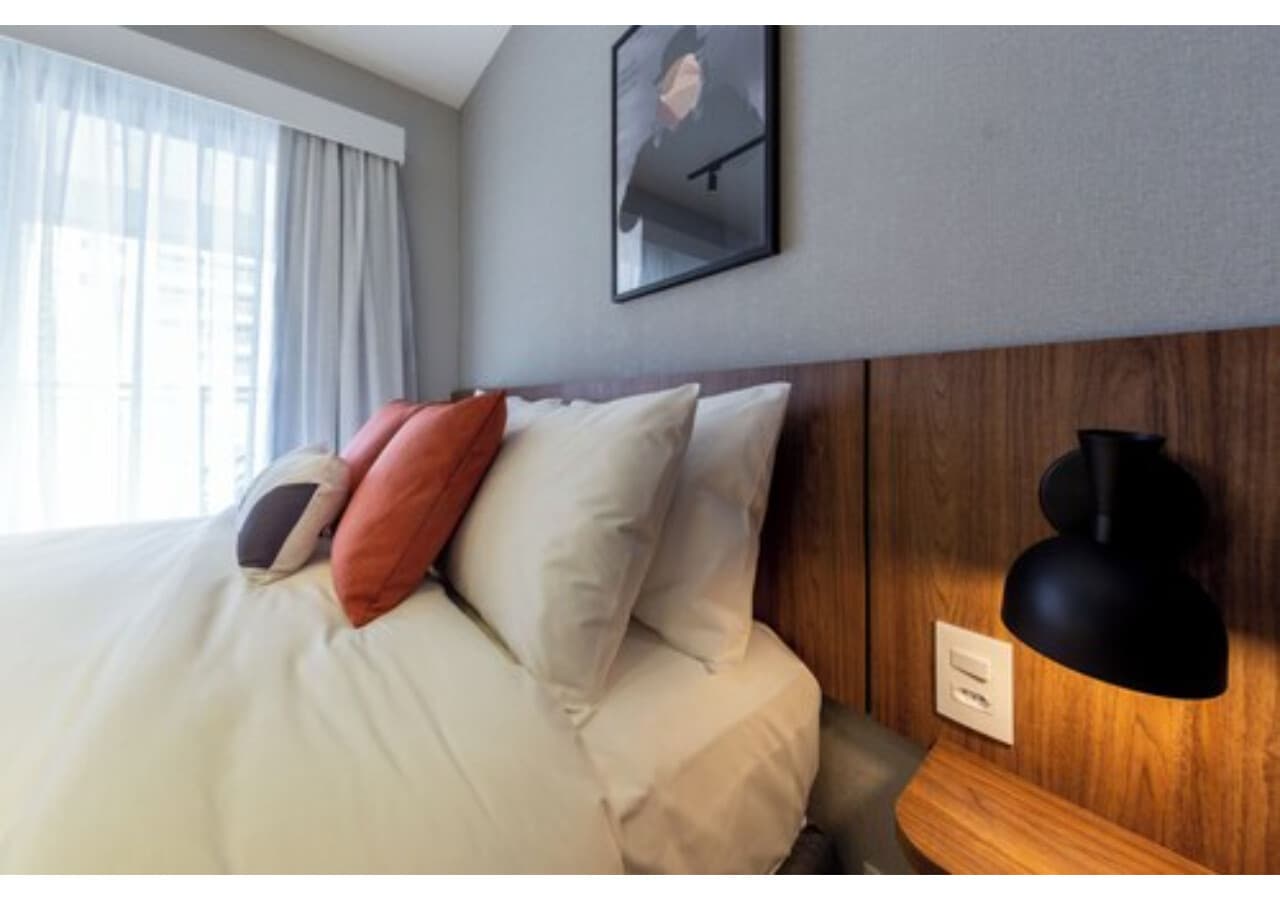 Studio Casal de 32m² com Varanda - House of Charlie Paraíso