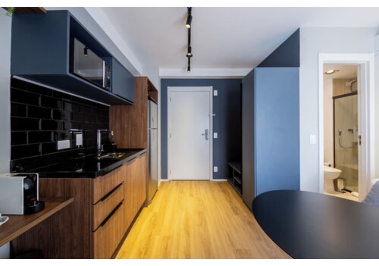 Studio Casal de 32m² com Varanda - House of Charlie Paraíso