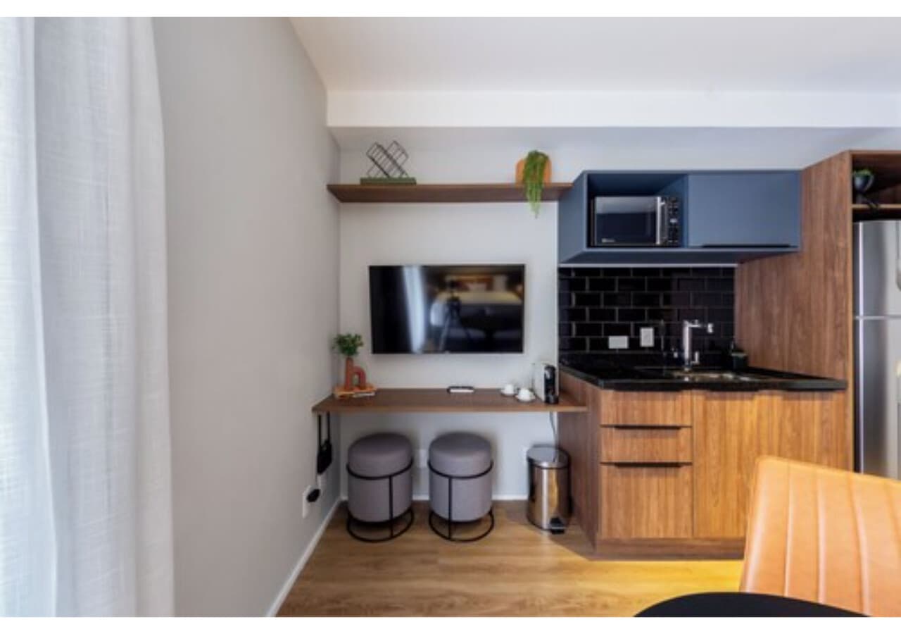 Studio Casal de 32m² com Varanda - House of Charlie Paraíso