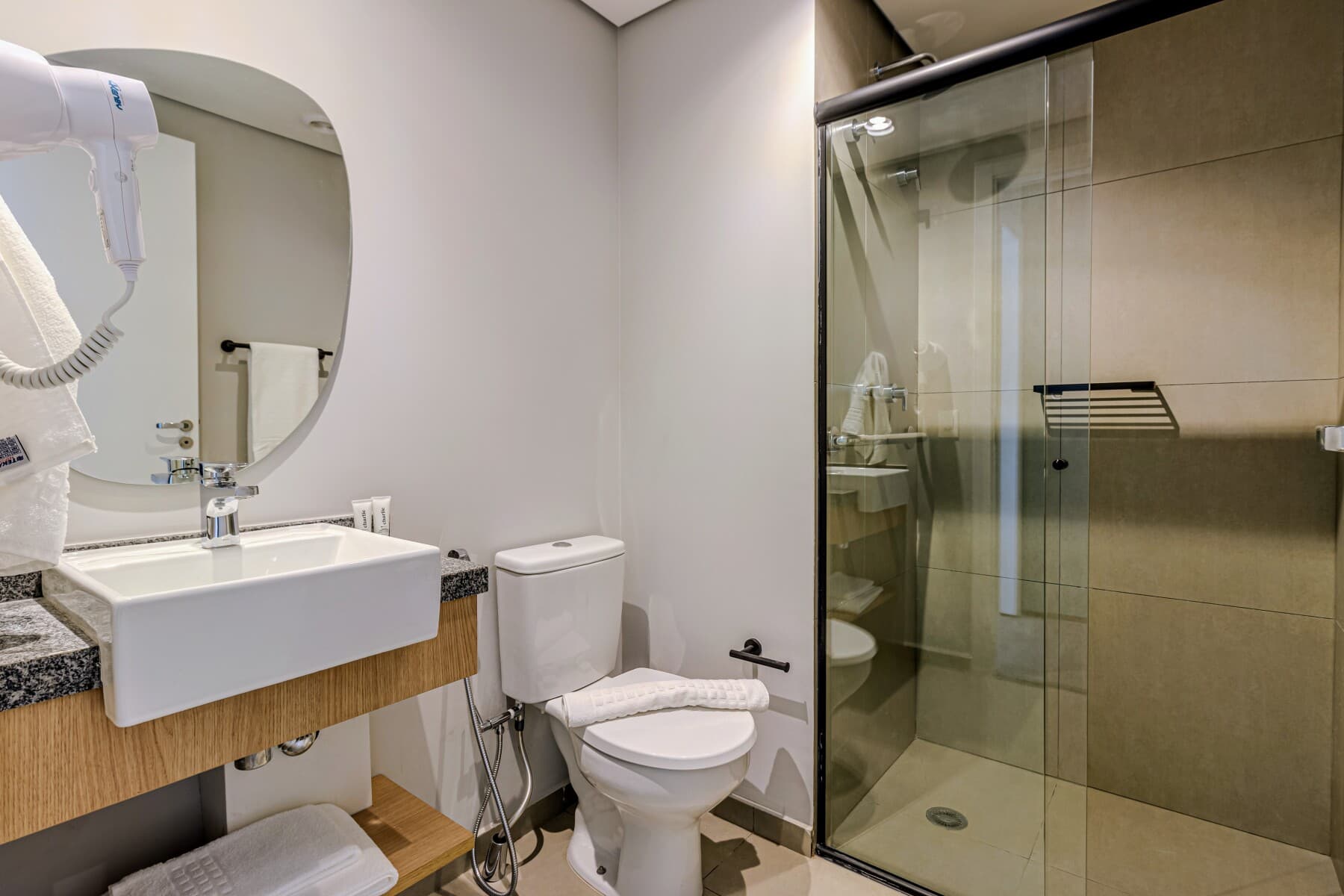 Charlie Nik Paradiso