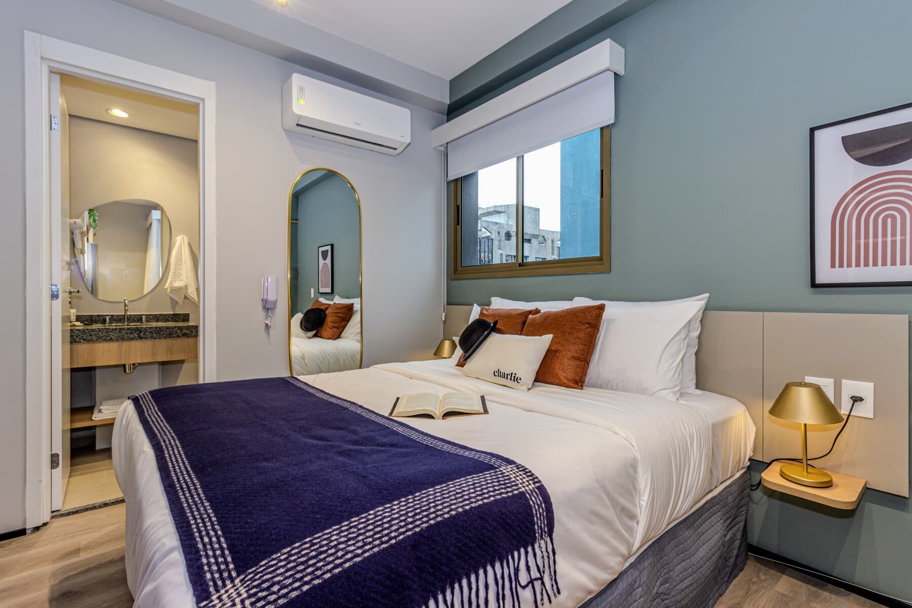 Charlie Nik Paradiso