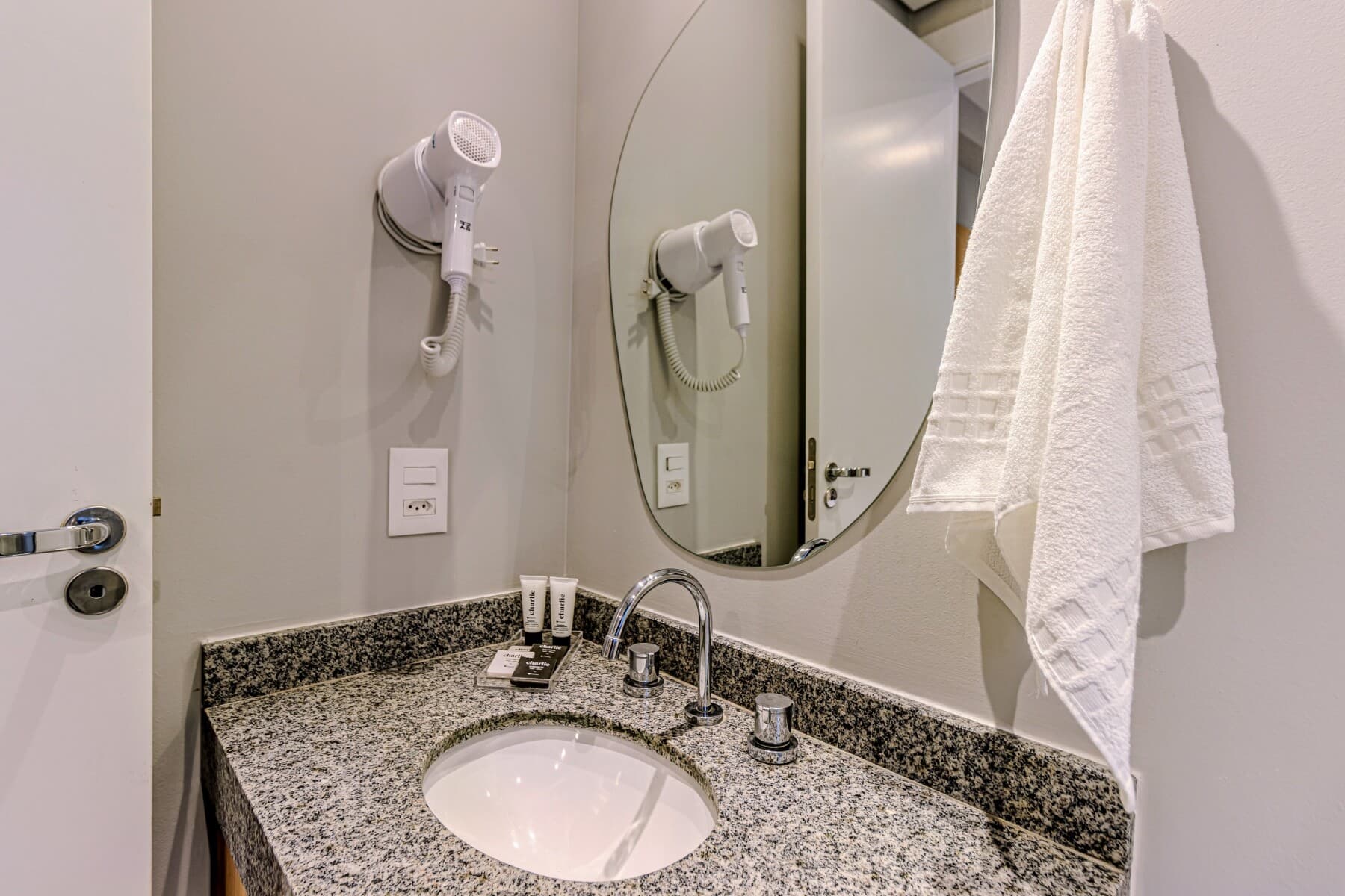 Charlie Nik Paradiso