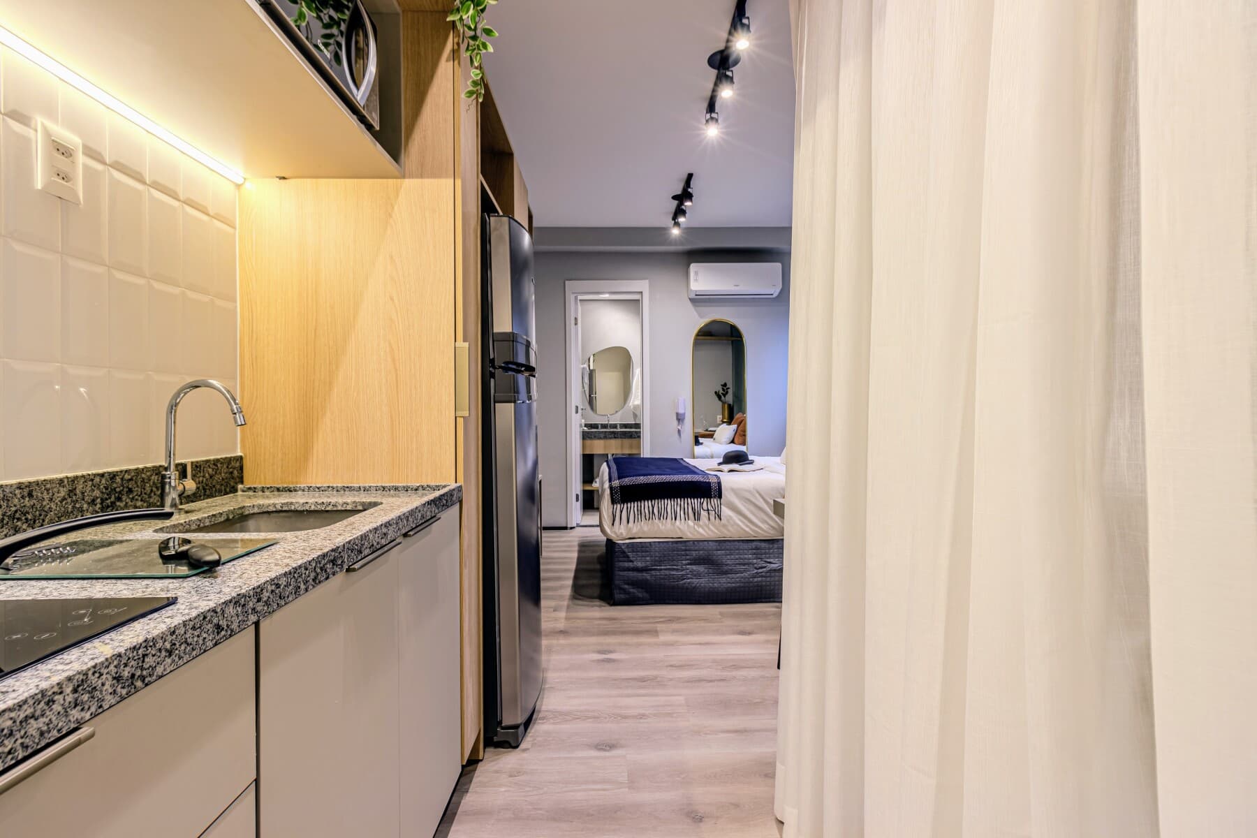 Charlie Nik Paradiso