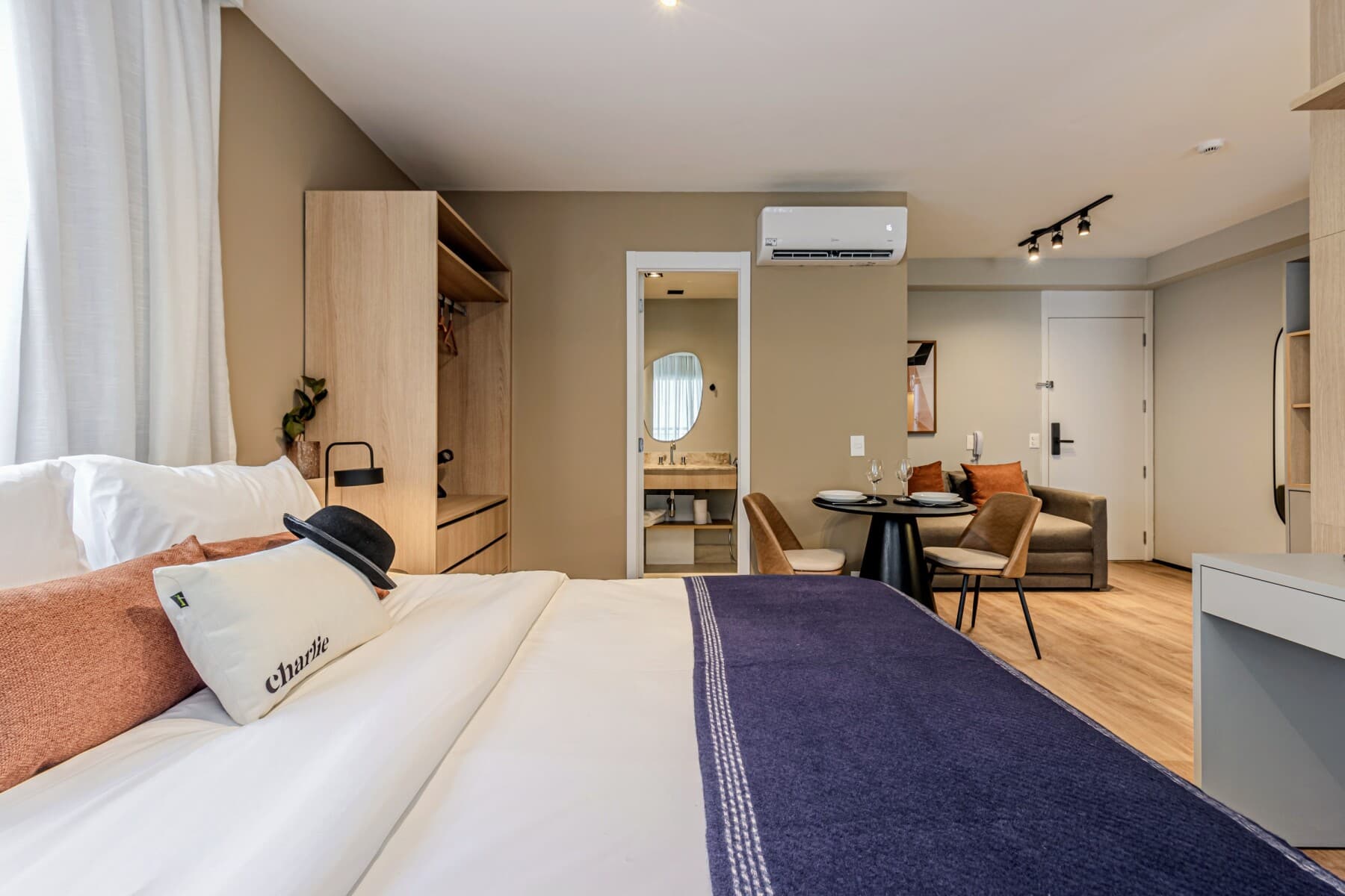 Charlie For You Perdizes