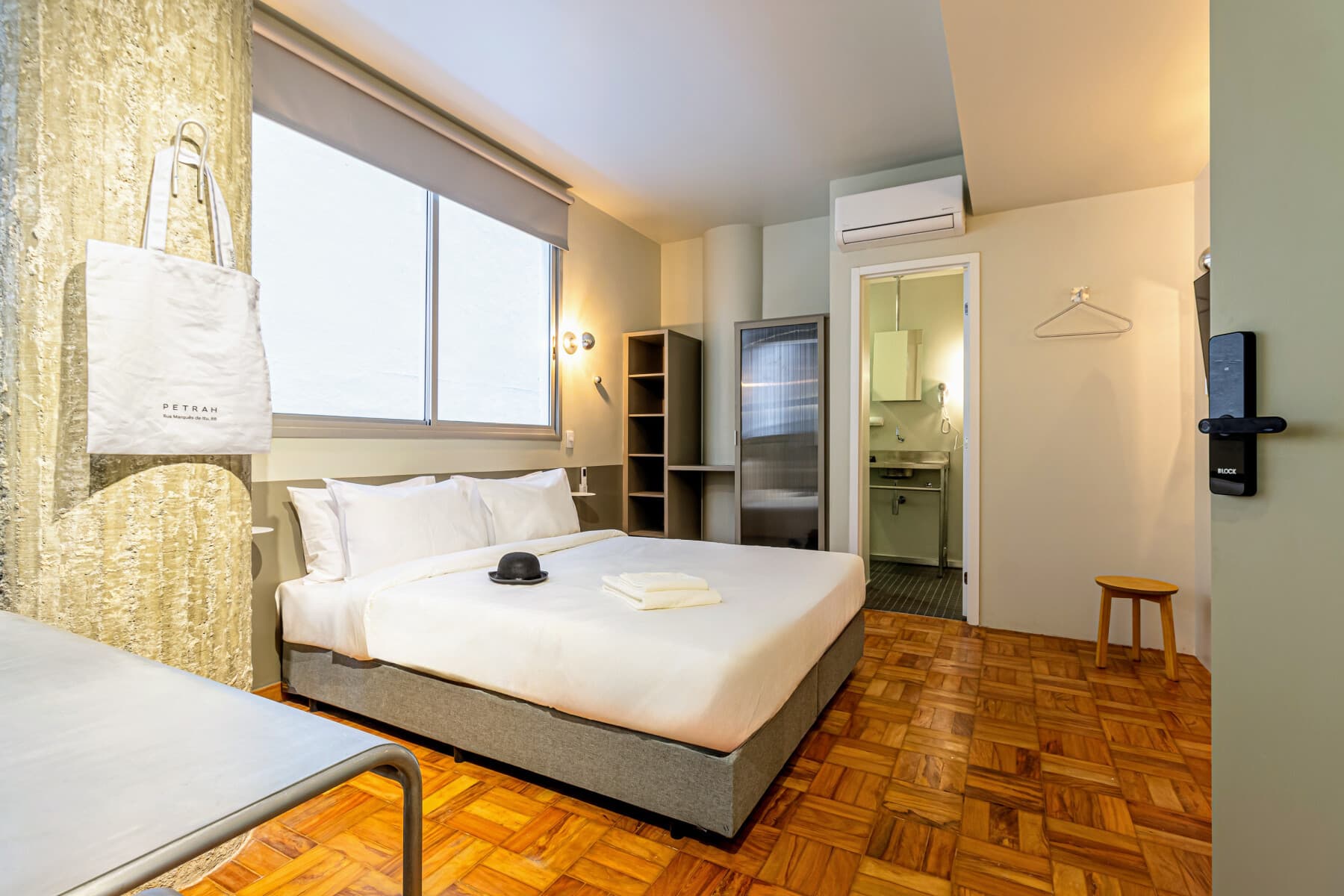 Charlie Petrah Vila Buarque