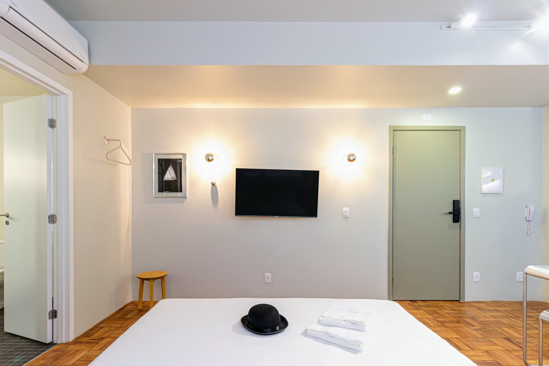 Charlie Petrah Vila Buarque