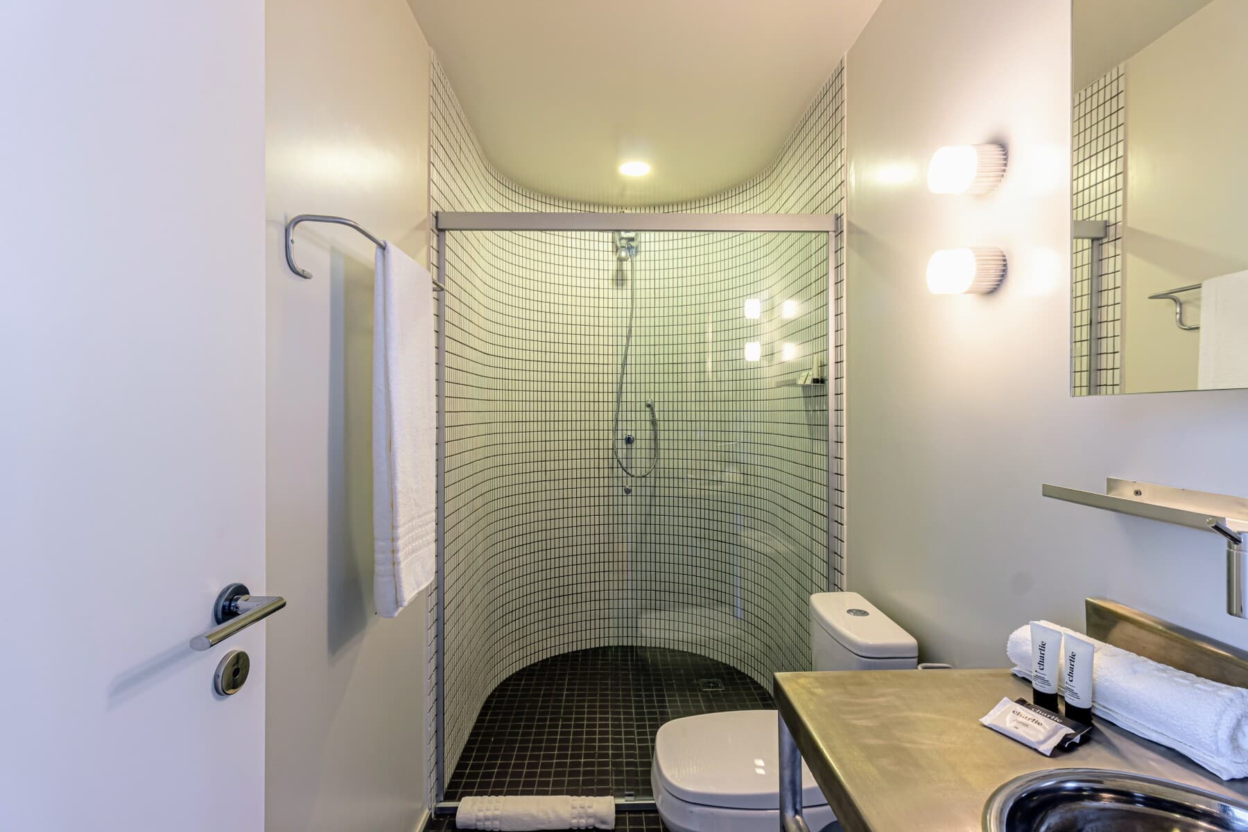 Charlie Petrah Vila Buarque