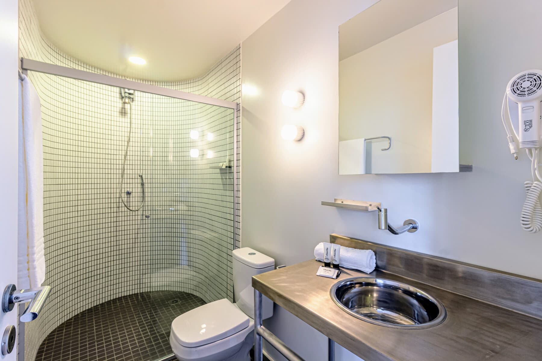 Charlie Petrah Vila Buarque