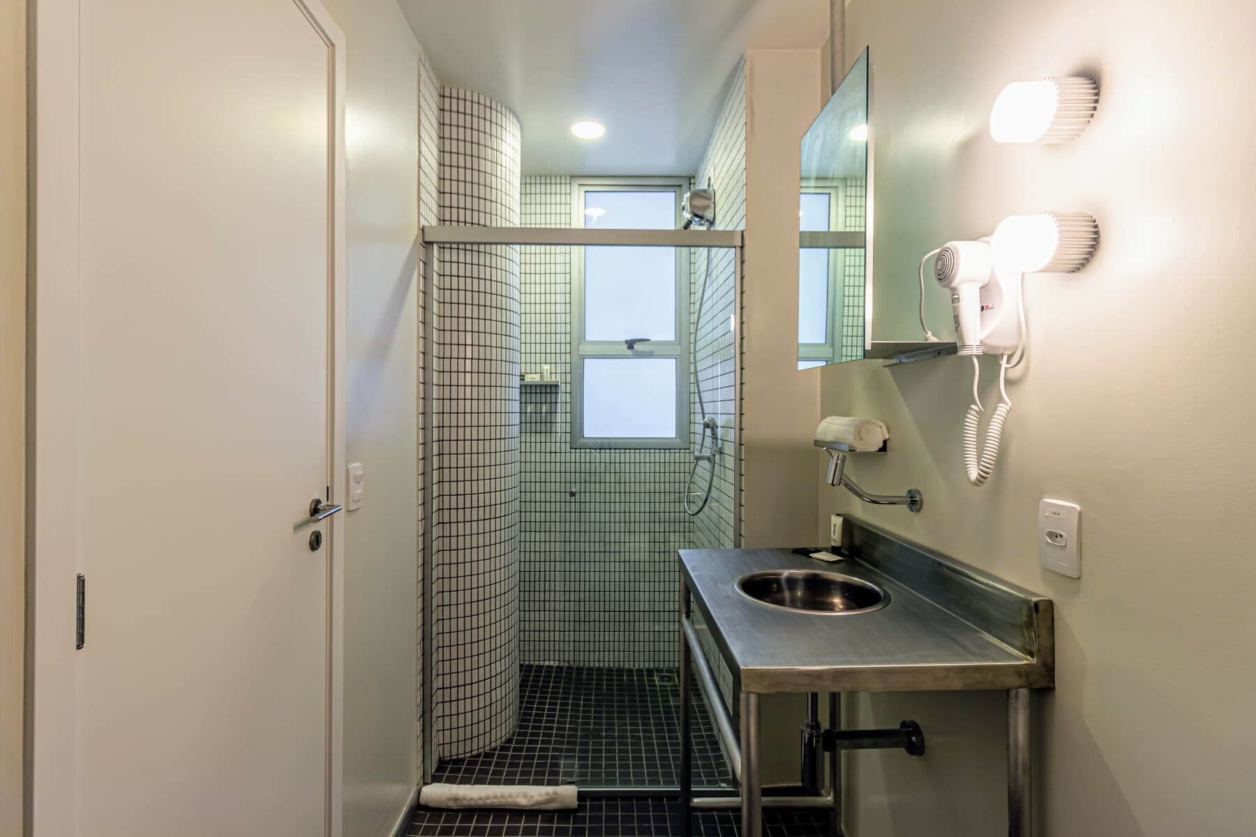 Charlie Petrah Vila Buarque