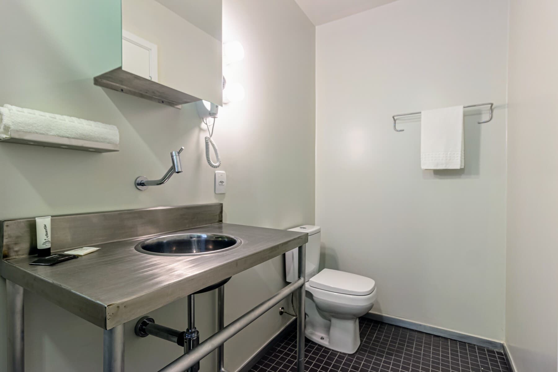 Charlie Petrah Vila Buarque