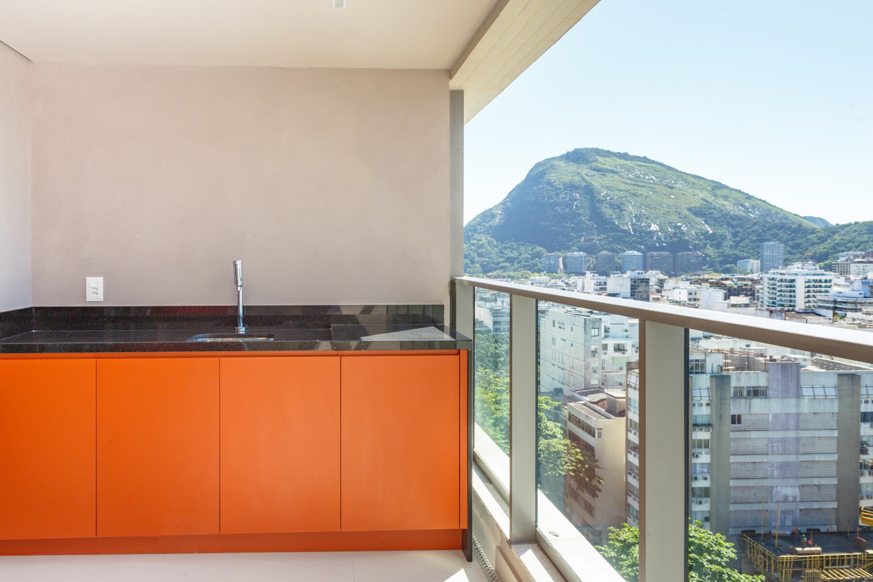 Studio Casal com Varanda - Charlie IPA Design Studios Ipanema